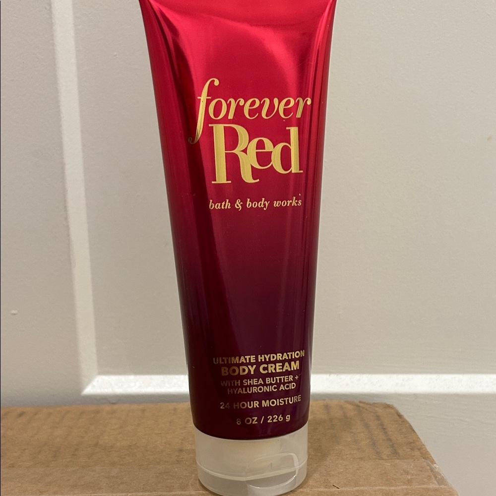 Bath & Body Works (NWT) Forever Red Hydrating Body Cream